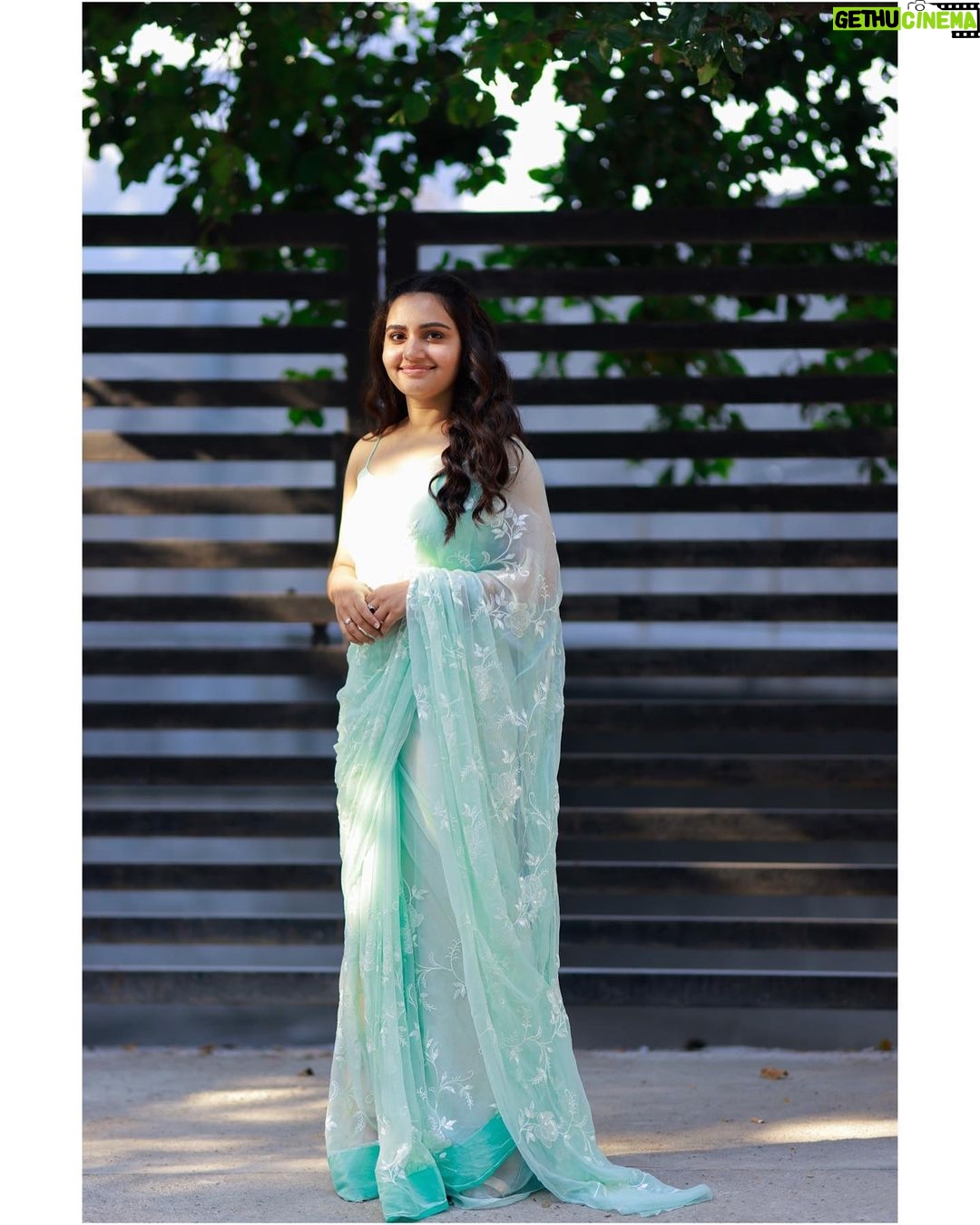 Sonia Singh - 78.8K Likes - There is a beauty in simplicity 💕
.
.
.
.
.
.
.
Wearing: @elegant_threads_by_salma 💕
Mua: @poorna_mua_aesthetic
📸: @busyshutterbugs