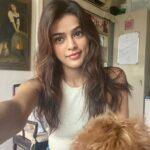 Sonyaa Ayodhya Instagram - You glow differently when you are loved well .. ✨ fluff @sonyakabetacharles eyelash partner @flibbertigibbetbeautty #dogs #ig #love #photos #memories #likes #mood #browns