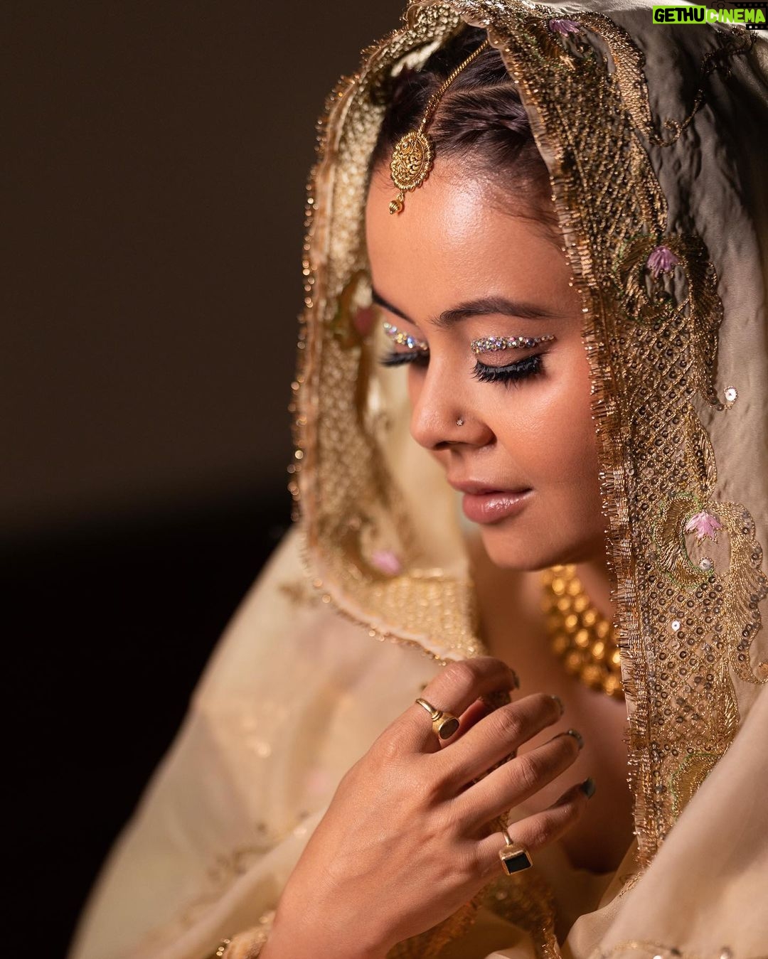 Sonyaa Ayodhya - 1.9K Likes - Your makeup is incomplete without Eyelashes 🥰
Check out these beautiful shots of the ‘Boo Boo’ Eyelashes by Flibbertigibbet on our stunning girl @devoleena ❤️
This outstanding look was created by @harshita_jajodia @talesofshadows ❤️
Congratulations you two on creating this gorgeous look.
.
.
.
#Eyelashes #Flibbertigibbet #makeup #look #cat #love #mua #creative #makeupideas #makeover #love #likes