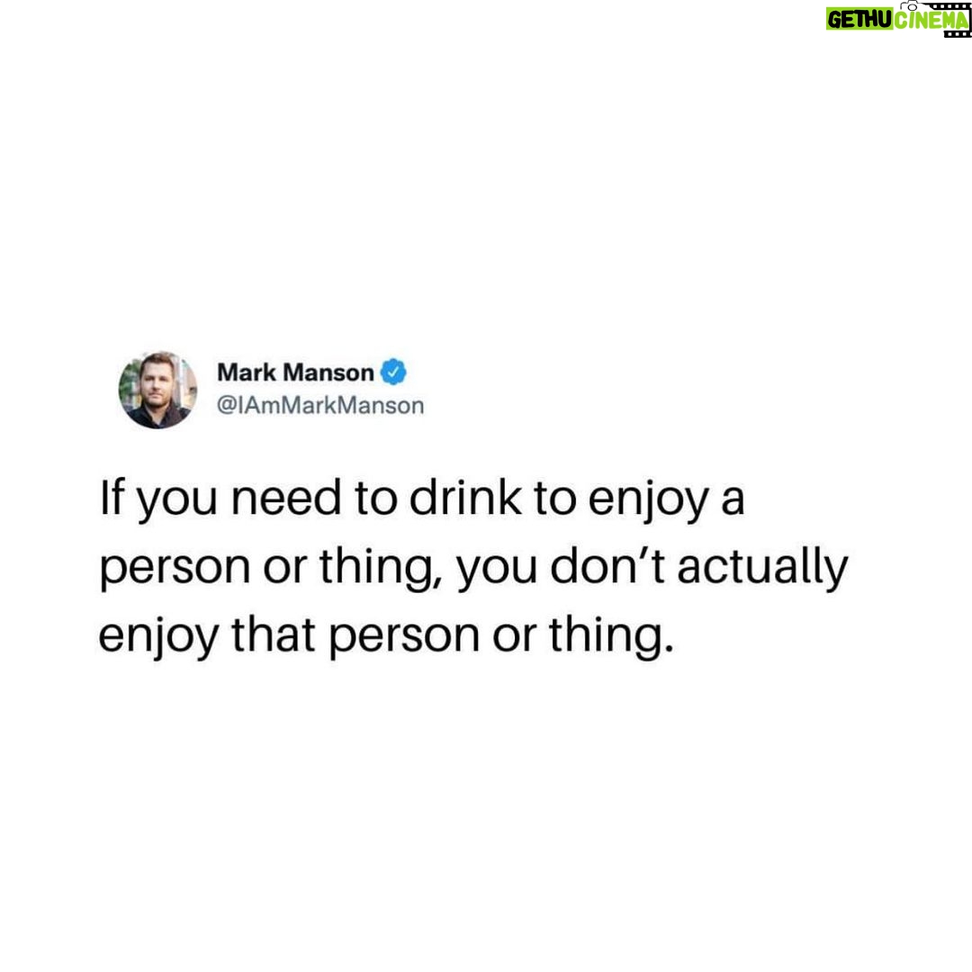 Sonyaa Ayodhya Instagram - Shots fired 😂 @markmanson #Sonyasfavauthors #alcohol #life #love