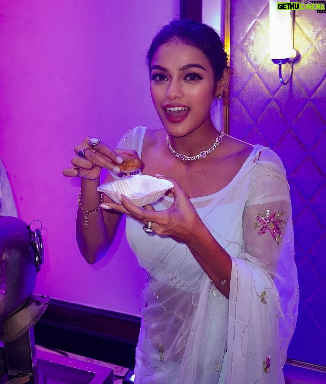 Sonyaa Ayodhya Instagram - You know where to find me 🌝 . . . #iamlovingny #foodie #love #saree