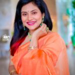 Sradha Panigrahi Instagram - Today is Dhanteras, the festival of wealth & prosperity. 🙏 As per Sanatan dharm, it is believed that the Goddess Lakshmi emerged from the ocean of milk on this day, during Samundra Manthan. Buying something like gold, brass, silver,utensils will bring You good fortune, success & protection from the evil eye. . Let’s celebrate this holy day 🙏 . Jewellery- @hallmark_ornaments1 📸- @wapi_films . Music credit- @amaramuzik @sandeep__panda_ @aseema_panda . #sradhapanigrahi #dhanteras #hindu #festival #hinduism #sanatandharma #dhanteraspooja #assemapanda #sandeeppanda #sandeeppandamusic
