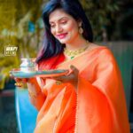 Sradha Panigrahi Instagram - Today is Dhanteras, the festival of wealth & prosperity. 🙏 As per Sanatan dharm, it is believed that the Goddess Lakshmi emerged from the ocean of milk on this day, during Samundra Manthan. Buying something like gold, brass, silver,utensils will bring You good fortune, success & protection from the evil eye. . Let’s celebrate this holy day 🙏 . Jewellery- @hallmark_ornaments1 📸- @wapi_films . Music credit- @amaramuzik @sandeep__panda_ @aseema_panda . #sradhapanigrahi #dhanteras #hindu #festival #hinduism #sanatandharma #dhanteraspooja #assemapanda #sandeeppanda #sandeeppandamusic