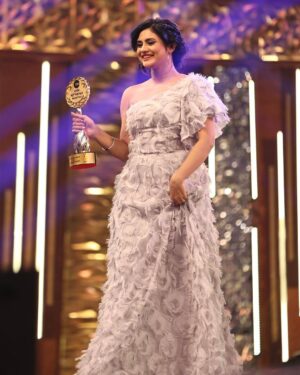 Sradha Panigrahi Instagram - Yes . ❤️ 
Best Actress for #khusirachhunka in jury’s Choice. 
Thank you ! 🙏🙏 
.
#sradhapanigrahi #zssa #zssa2023 #zeesarthaktv