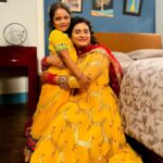 Sradha Panigrahi Instagram - ଖୁସି ଆଉ ରିୟା loves ହଳଦିଆ 💛 What about you???? #khusirachhunka Mon-Sat 9.00 pm on @zee_sarthaktv . . #sradhapanigrahi #haladi #haladiceremony #haladilook💛❤️ #yellow #yellowlover