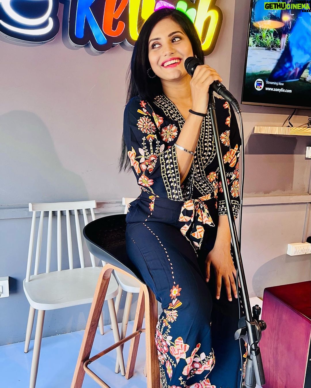 Sradha Panigrahi Instagram - When u r truly happy from inside too… that reflects differently on your face 🤗🧿 . #sradhapanigrahi