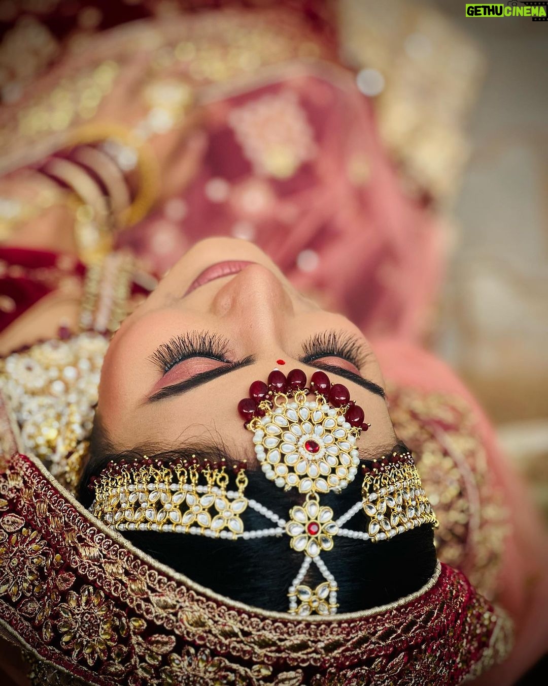 Sradha Panigrahi Instagram - Makeup is an Art & @chandan.patra43 u are the Artist π Thank you for this #Makeover . . . #khusi #khusirachhunka #odiaserial #zeesarthaktv #sradha #sradhapanigrahi #bridal #bridalmakeup #bridalwear #dulhan #dulhandiaries #makeup #odisha #odia Bhubaneswar, India