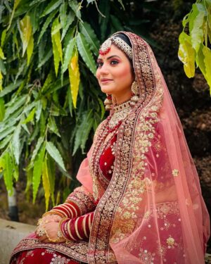 Sradha Panigrahi Instagram - Unhi ke liye ye Roop ye Shringar he♥️🤗 
.
Makeup & 📸 :- @chandan.patra43 
.
Watch“ Khusi_Ra_Chhunka“ 
Mon-Sat  at 9.00 pm on @zee_sarthaktv 
.
#sradha #sradhapanigrahi #bride #bridal #bridalmakeup #dulhan #khusi #khusirachhunka #love #indianbride