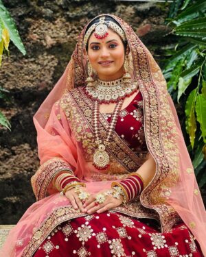 Sradha Panigrahi Instagram - Unhi ke liye ye Roop ye Shringar he♥️🤗 
.
Makeup & 📸 :- @chandan.patra43 
.
Watch“ Khusi_Ra_Chhunka“ 
Mon-Sat  at 9.00 pm on @zee_sarthaktv 
.
#sradha #sradhapanigrahi #bride #bridal #bridalmakeup #dulhan #khusi #khusirachhunka #love #indianbride
