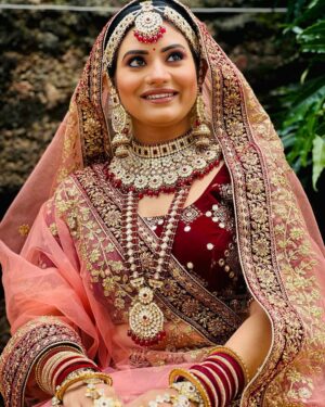 Sradha Panigrahi Instagram - Unhi ke liye ye Roop ye Shringar he♥️🤗 
.
Makeup & 📸 :- @chandan.patra43 
.
Watch“ Khusi_Ra_Chhunka“ 
Mon-Sat  at 9.00 pm on @zee_sarthaktv 
.
#sradha #sradhapanigrahi #bride #bridal #bridalmakeup #dulhan #khusi #khusirachhunka #love #indianbride