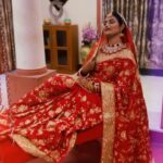 Sradha Panigrahi Instagram - swipe ⬅️ ❤️ . Watch #khusirachhunka Mon-Sat 9.00 pm on @zee_sarthaktv . . #sradhapanigrahi #odiaserial #khusi #bride #bridal #dulhan #shoot #shooting #actress