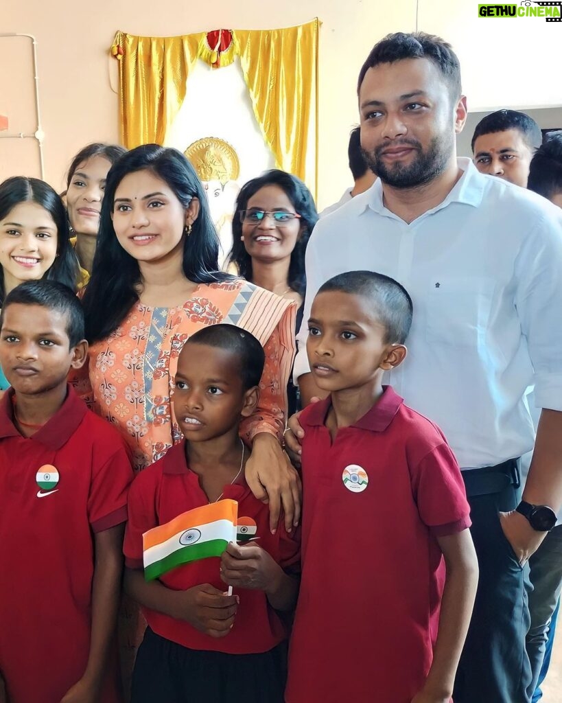 Sradha Panigrahi Instagram - Our Independence Day. 🇮🇳🙏 Thank you so much everyone for making it happen. 🥰 . @smart_kumar_0fficial @the.anshumann @anishrath_ @anil_mishra_7 . N to each & everyone. Thanks a lot 🙏 . . . #samajdarpanhelpgroup #independenceday #independent #social #socialservice #servicetomankind #sradhapanigrahi #harghartiranga