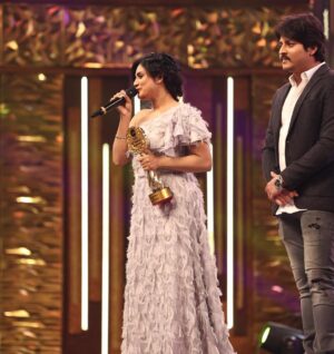 Sradha Panigrahi Instagram - So, Can u guys guess my Award Category!!!
Zee Sarthak Sansar Awards 2023, today at 6.00 pm on @zee_sarthaktv .
& getting this award from my favourites  is a bliss .
Thank u @mohanty_babushaan & @amlan0010 . 
Special thanks to my own team members of #khusirachhunka .
@anukulrout 
@pratikseal 
@lipsadalei 
@director_at_ollywood 
@safik2491 
.
#ZSSA #sradhapanigrahi #zssa2023 #zeesarthaktv