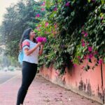 Sradha Panigrahi Instagram - ପ୍ରେମ ର ପରିଭାଷା ଯଦି ଫୁଲ ହୁଏ !!! ବିରହ ର ପରିଭାଷା କ’ଣ ହବ ? ନା…… ଉତ୍ତର କଣ୍ଟା ନୁହେଁ 😂 ଆଉ କିଛି ?? . #sradhapanigrahi