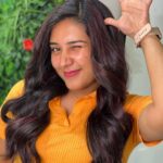 Sree Nithi Instagram - Change is Good , Especially when it comes to my Hair 🤌🏽✨❤️ 🍷 Scarlett Red Highlights is a Whole New Look 💯 Get your Service Done @minibyzazzle 😻🙈 . Visit Mini By Zazzle Today 📍 . To book Your appointments call : 📍Anna Nagar : 9884690601 #scarletred #haircolour #hairinspo #red #hair #minibyzazzle #salon #trending #chennai Anna Nagar, Tamil Nadu, India