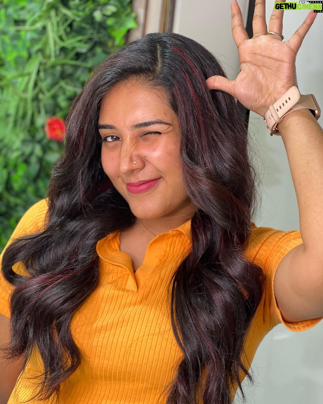 Sree Nithi Instagram - Change is Good , Especially when it comes to my Hair π€π½β¨β€οΈ π· Scarlett Red Highlights is a Whole New Look π― Get your Service Done @minibyzazzle π»π . Visit Mini By Zazzle Today π . To book Your appointments call : πAnna Nagar : 9884690601 #scarletred #haircolour #hairinspo #red #hair #minibyzazzle #salon #trending #chennai Anna Nagar, Tamil Nadu, India