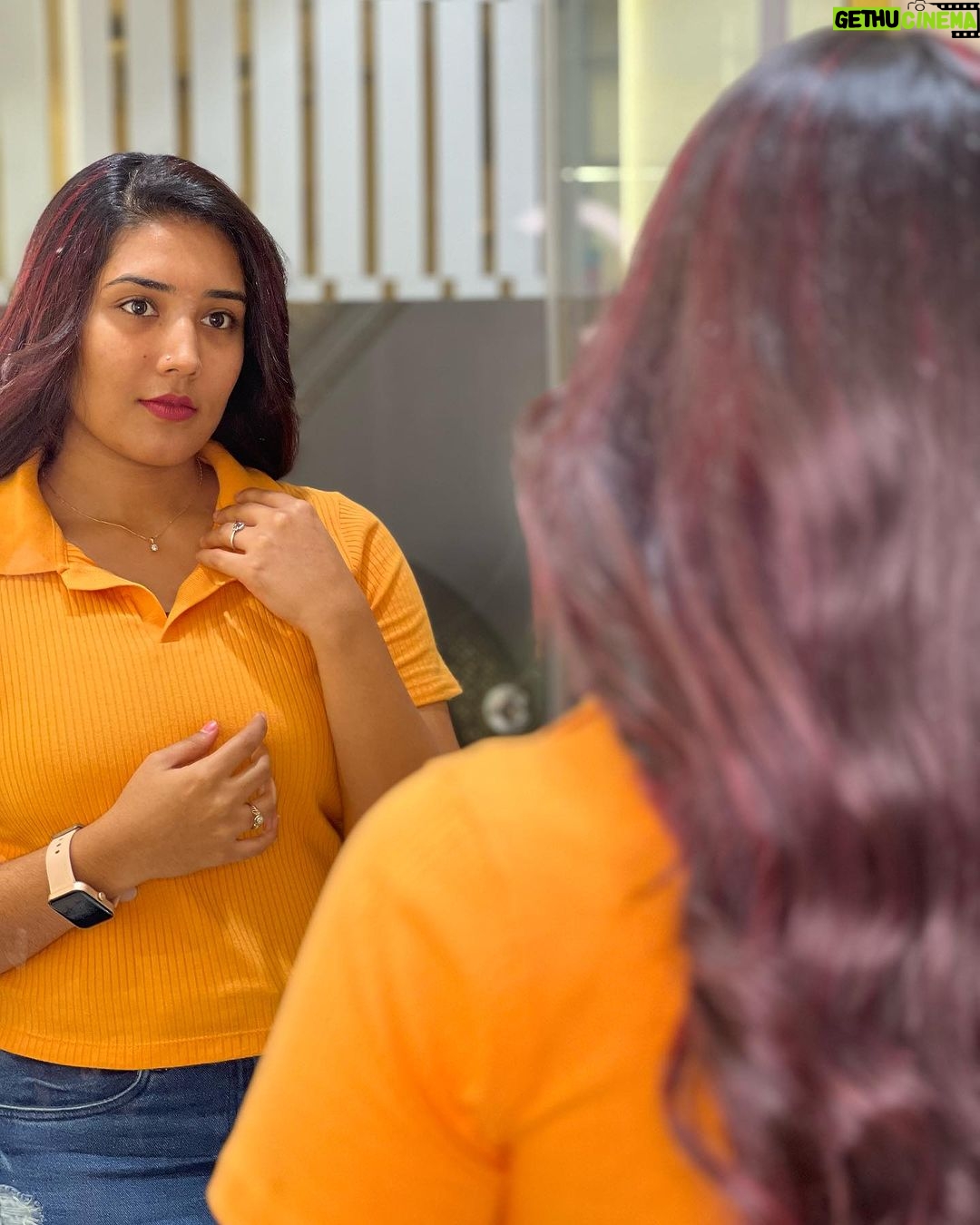 Sree Nithi Instagram - When in Doubt , Go For a Haircolour @minibyzazzle π»β¨π― They Never Fail to Surprise You . π€π½ I Got My Scarlett Cherry π Red Colour . . Visit Mini By Zazzle Today π . To book Your appointments call : πAnna Nagar : 9884690601 #scarletred #haircolour #hairinspo #red #hair #minibyzazzle #salon #trending #chennai Anna nagar