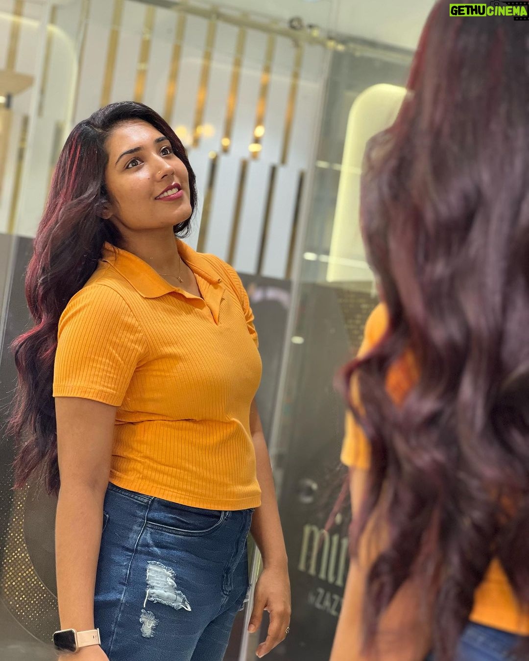 Sree Nithi Instagram - When in Doubt , Go For a Haircolour @minibyzazzle π»β¨π― They Never Fail to Surprise You . π€π½ I Got My Scarlett Cherry π Red Colour . . Visit Mini By Zazzle Today π . To book Your appointments call : πAnna Nagar : 9884690601 #scarletred #haircolour #hairinspo #red #hair #minibyzazzle #salon #trending #chennai Anna nagar