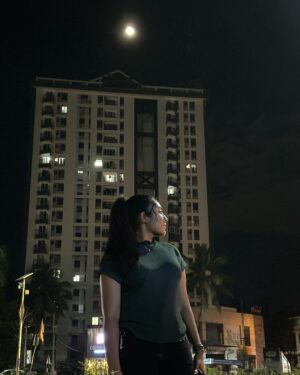 Sree Nithi Instagram - 🌕
Pc : @varshas___makeover ✨
