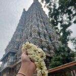 Sree Nithi Instagram - #allabouttheday Sundar & Family ❤️ @sundar_arts_and_drawings @sivashanmugapriya11 @_m_a_n_j_u_s_ Madurai Meenakshi Amman Temple