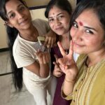 Sree Nithi Instagram - #allabouttheday Sundar & Family ❤️ @sundar_arts_and_drawings @sivashanmugapriya11 @_m_a_n_j_u_s_ Madurai Meenakshi Amman Temple