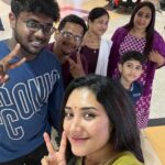 Sree Nithi Instagram - #allabouttheday Sundar & Family ❤️ @sundar_arts_and_drawings @sivashanmugapriya11 @_m_a_n_j_u_s_ Madurai Meenakshi Amman Temple