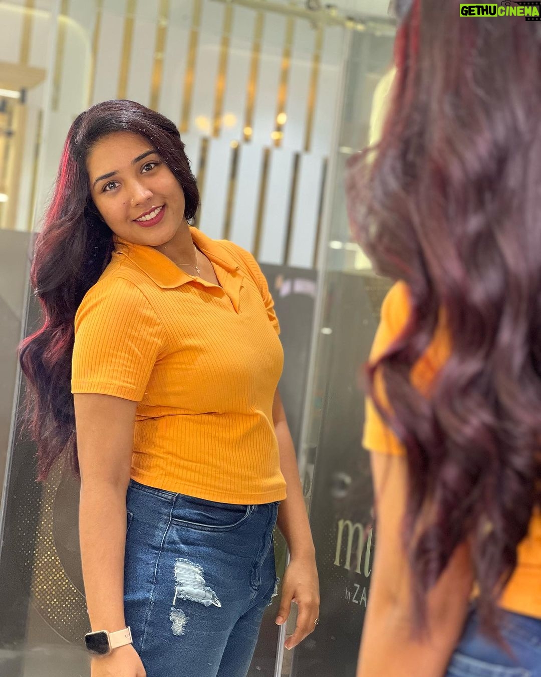Sree Nithi Instagram - When in Doubt , Go For a Haircolour @minibyzazzle π»β¨π― They Never Fail to Surprise You . π€π½ I Got My Scarlett Cherry π Red Colour . . Visit Mini By Zazzle Today π . To book Your appointments call : πAnna Nagar : 9884690601 #scarletred #haircolour #hairinspo #red #hair #minibyzazzle #salon #trending #chennai Anna nagar