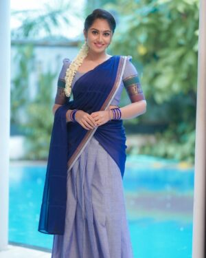 Sreethu Krishnan Instagram - 🫶🏻

Artist - @sreethu_krishnan
Costumes - @ivalinmabia
Photographer - @camerasenthil
Makeup - @sharanyas_makeupartistry
Hair - @deepathomas_makeover_artistry
Shoot Organized by @rrajeshananda

Big Update Soon .....