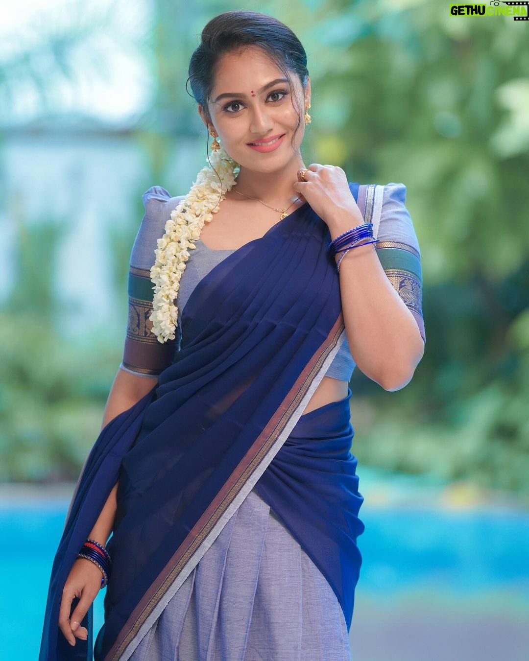 Sreethu Krishnan - 33.2K Likes - š«¶š»
Artist - @sreethu_krishnan
Costumes - @ivalinmabia
Photographer - @camerasenthil
Makeup - @sharanyas_makeupartistry
Hair - @deepathomas_makeover_artistry
Shoot Organized by @rrajeshananda
Big Update Soon .....