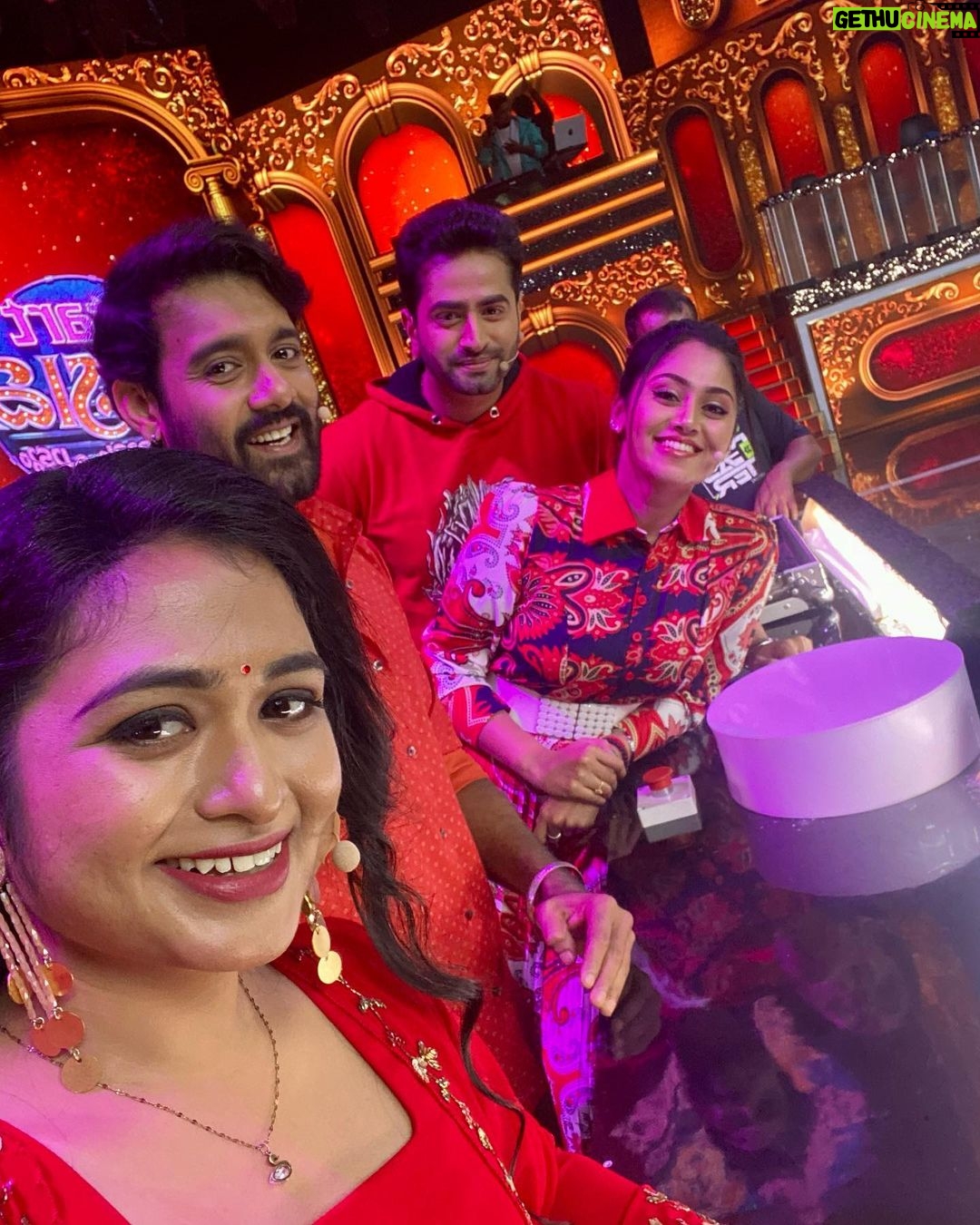 Sreethu Krishnan Instagram - Wearing @mylovefashionofficial ♥️ #startmusic
