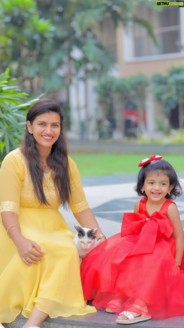 Sridevi Ashok Instagram - Christmas is here and sending out our seasonal greetings to everyone. It’s time of that year to be happy and enjoy the time with friends and family. Sitara red dress from @vika.label #srideviashok #sitara #christmas #christmasdress #reddress #christmasgreetings #seasonalgreetings