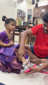 Sridevi Ashok Instagram - Andha Aruvi Pol Anba Tharuvale Chinna Arivipum Indri Suduvaale Aiyo Thummidudi Thummidudi Aayischu Nooraaga Ennul Unnodu Pathir Shottaga En Paarvai Unnodu Un Pommai Kannodu Pesamal Vinodu Naam Mithandhu Povom