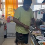 Sridevi Ashok Instagram - Aasa pattu samachu kudutheenga!! But enala sapida mudiyele🥲🥲🥲 pregnancy sickness is heavy😒 .. But i love the way u cook for me❤️❤️ love you bujju @ashok_chintala Asst chef @sitara_chintala