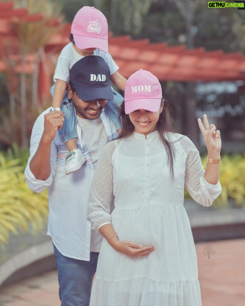Sridevi Ashok Instagram - We can’t wait to meet our new addition . Sometimes you pray for a miracle, and God gives you two(Sitara and baby) @ashok_chintala @sitara_chintala Photography: @rootzstudios #srideviashok #momtobe #pregnancyannouncement