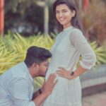 Sridevi Ashok Instagram - We can’t wait to meet our new addition . Sometimes you pray for a miracle, and God gives you two(Sitara and baby) @ashok_chintala @sitara_chintala Photography: @rootzstudios #srideviashok #momtobe #pregnancyannouncement