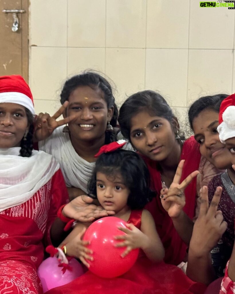 Sridevi Ashok Instagram - Christmas celebrations with our Santa @ashok_chintala at Good Life Center , Tambaram , Chennai. #srideviashok #christmas