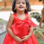 Sridevi Ashok Instagram - @sitara_chintala ‘s Christmas costume from @vika.label Wishing you all advance Merry Christmas 🥰❤️🫶 Photography: @ashok_chintala #srideviashok #christmas #christmasdress #reddress #babygowns #babydress #babyphotography