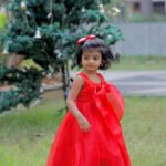 Sridevi Ashok Instagram - @sitara_chintala ‘s Christmas costume from @vika.label Wishing you all advance Merry Christmas 🥰❤️🫶 Photography: @ashok_chintala #srideviashok #christmas #christmasdress #reddress #babygowns #babydress #babyphotography