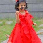 Sridevi Ashok Instagram - @sitara_chintala ‘s Christmas costume from @vika.label Wishing you all advance Merry Christmas 🥰❤️🫶 Photography: @ashok_chintala #srideviashok #christmas #christmasdress #reddress #babygowns #babydress #babyphotography