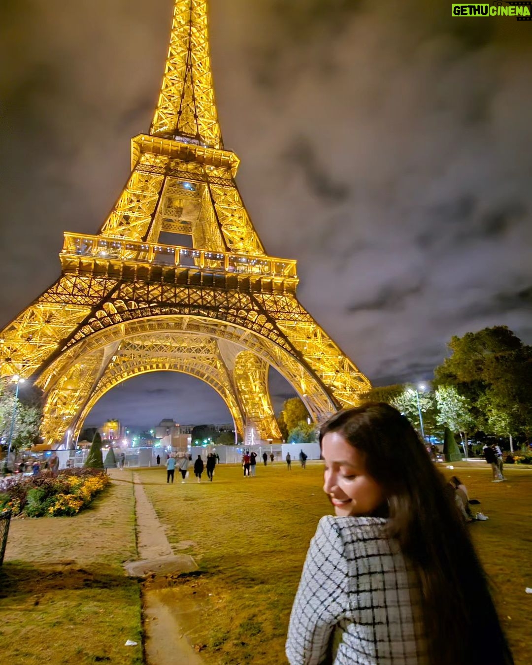 Srinidhi Ramesh Shetty Instagram - A quick and touristy 24hrs in Paris 🇫🇷✨️