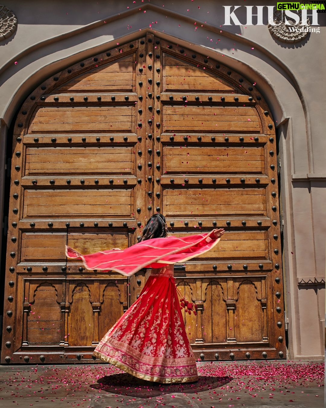Srinidhi Ramesh Shetty Instagram - The last one from the series ✨️ . . . @khushmag 🌸 All wardrobe: @real_weaverstory Jewelry: @ajewelsbyanmol Editor-in-chief: @sonia_ullah Photography: @sunillade Creative Director: @mannisahota_ Fashion Editor: @vikas_r Concept & Styling: @tanishqmalhotraa Makeup: @kalwon_beauty Hair: @jitinrathore Videography: @amitsomvanshiphotography Styling Assistant: @elwadhiarchita, @thestylethesaurus Photography Assistant: @13m_nagendra Location: @fairmontjaipurindia Production: @citruzoninsta