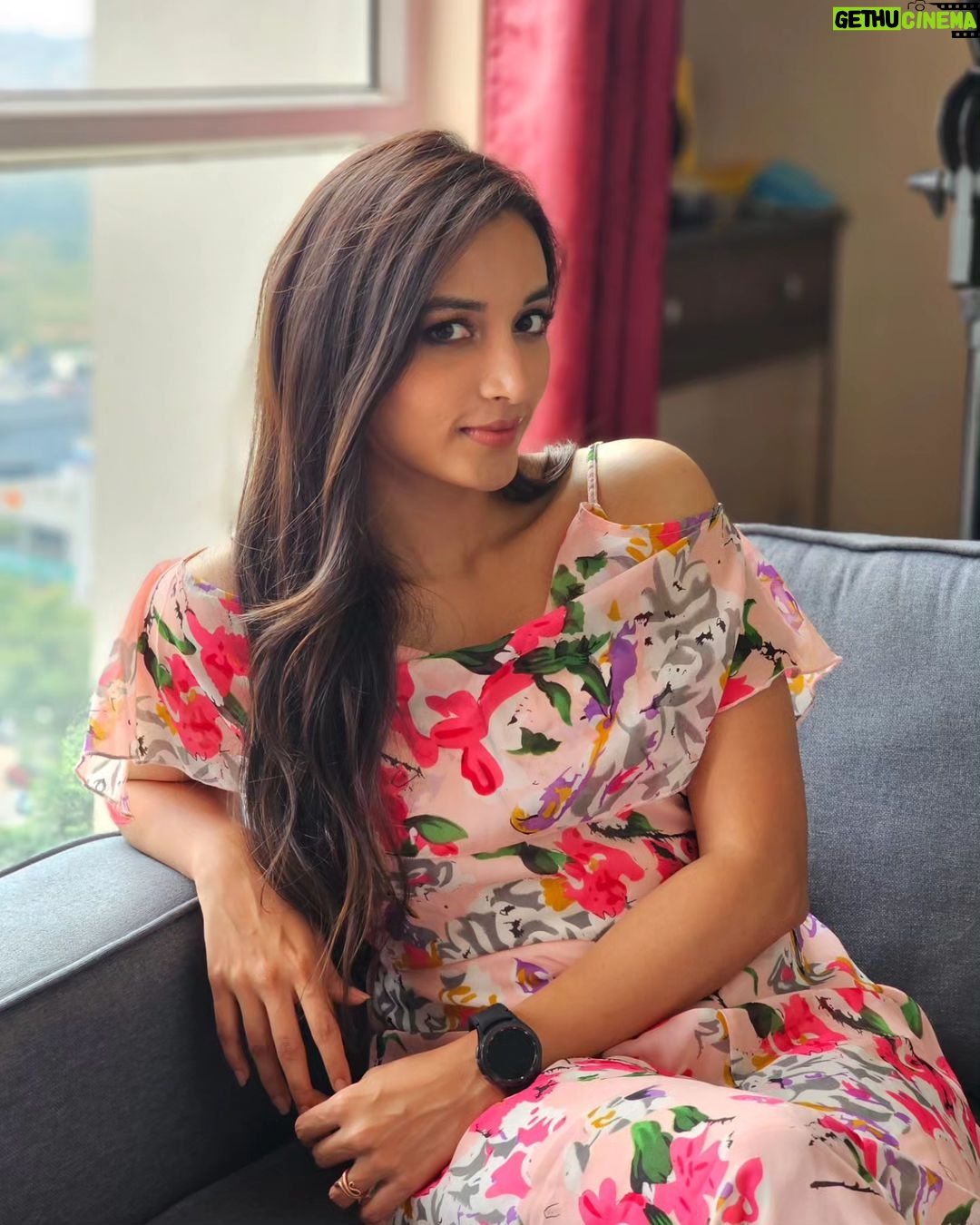Srinidhi Ramesh Shetty Instagram - Just a happyy happyyy me😬🦭🌸✨️🤍