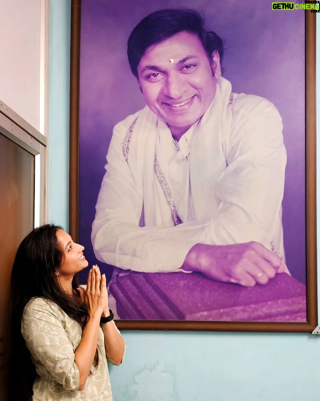 Srinidhi Ramesh Shetty Instagram - ನಾವಾಡುವ ನುಡಿಯೇ ಕನ್ನಡ ನುಡಿ, ಚಿನ್ನದ ನುಡಿ, ಸಿರಿಗನ್ನಡ ನುಡಿ ನಾವಿರುವ ತಾಣವೇ ಗಂಧದ ಗುಡಿ, ಅಂದದ ಗುಡಿ, ಚೆಂದದ ಗುಡಿ ನಾವಾಡುವ ನುಡಿಯೇ ಕನ್ನಡ ನುಡಿ, ನಾವಿರುವ ತಾಣವೇ ಗಂಧದ ಗುಡಿ ಅಂದದ ಗುಡಿ ಗಂಧದ ಗುಡಿ ಚಂದದ ಗುಡಿ ಶ್ರೀಗಂಧದ ಗುಡಿ ಅಹಹ ಅಹಹ 🎶🎶🎶🎶 ॥ ಎಲ್ಲರಿಗೂ ಕರ್ನಾಟಕ ರಾಜ್ಯೋತ್ಸವದ ಹಾರ್ದಿಕ ಶುಭಾಶಯಗಳು 💛❤️