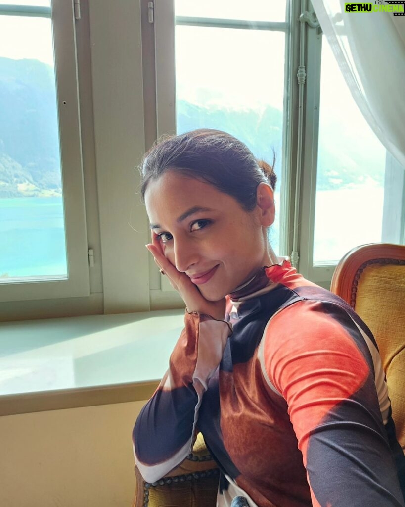 Srinidhi Ramesh Shetty Instagram - It was a colorful day 🫠🌈💝 #iseltwald #lakebrienz #giessbach #sigriswil #solodiaries ✨ Switzerland