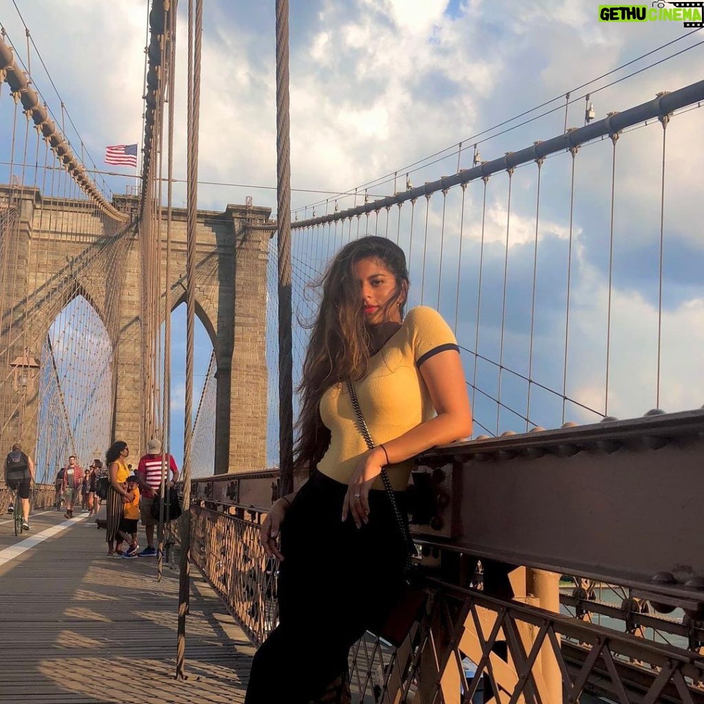 Suhana Khan Instagram - my boyfriends pretty cool but he's not as cool as meee I'm a broooklyn baby Brooklyn Bridge