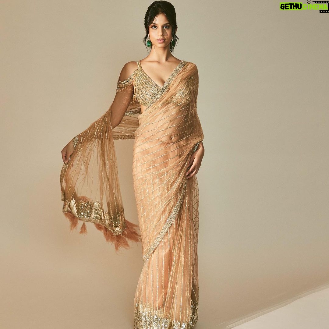 Suhana Khan - 0.9 Million Likes - Happy Diwali :))
@falgunishanepeacockindia