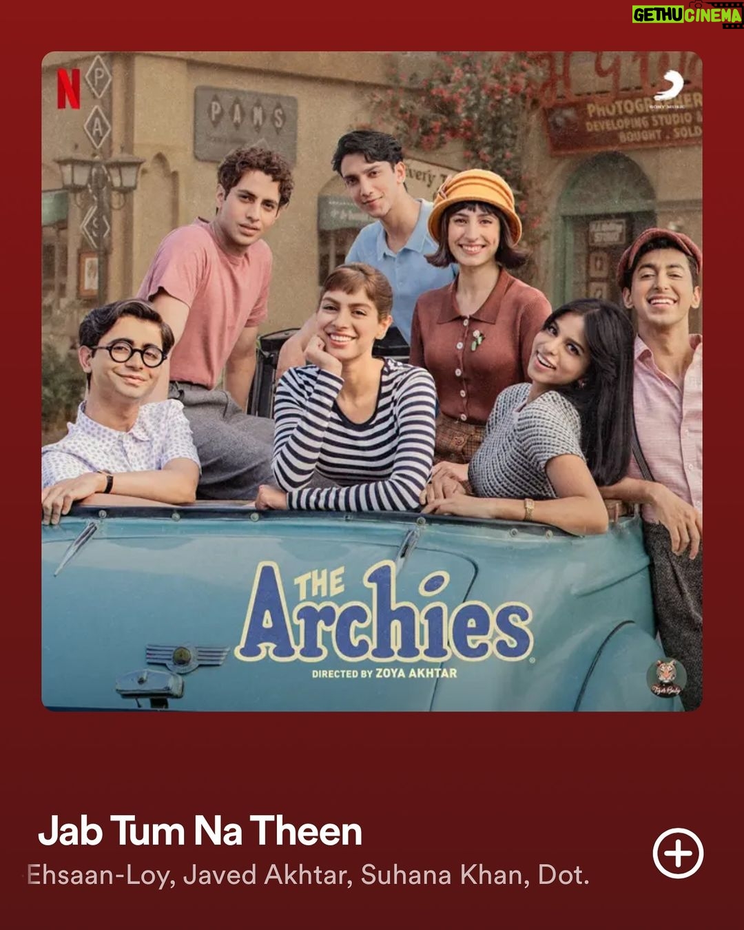 Suhana Khan Instagram - I sang my first song!! Thank you @zoieakhtar & @shankar.mahadevan for being so patient with me 🥺 please listen with kindness 😂❤️