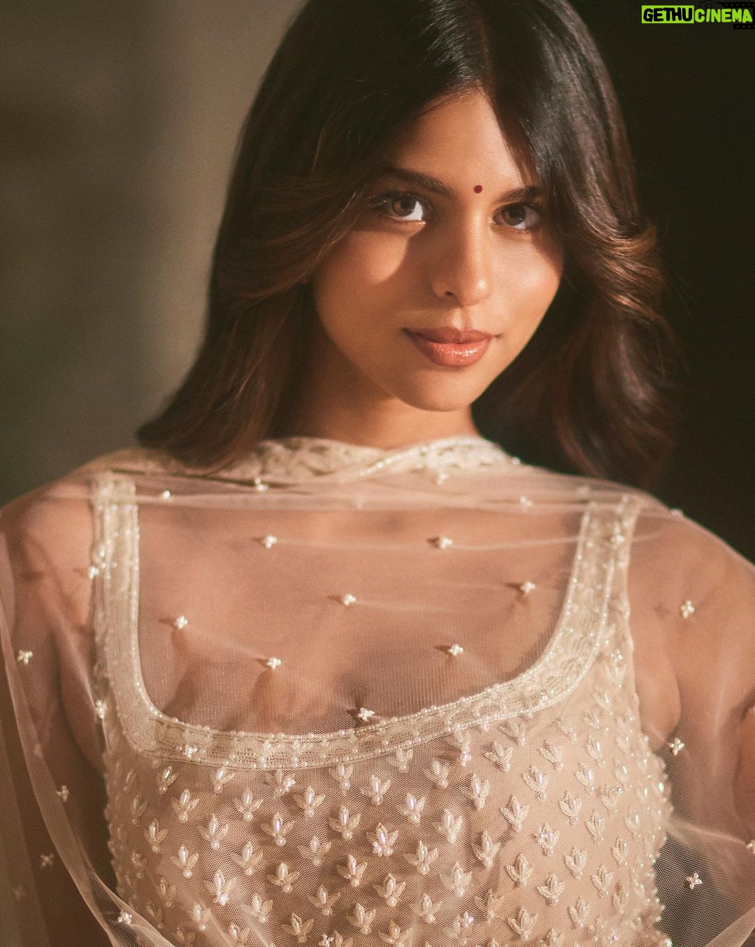Suhana Khan - 0.9 Million Likes - 🤍 @falgunishanepeacockindia