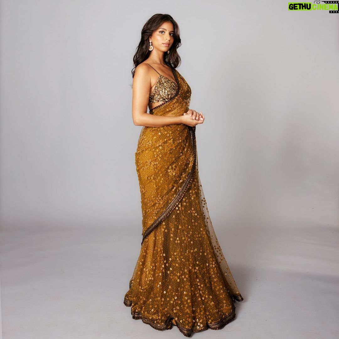 Suhana Khan - 1.6 Million Likes - Last night for @nmacc.india ❤️
In @sabyasachiofficial 💘