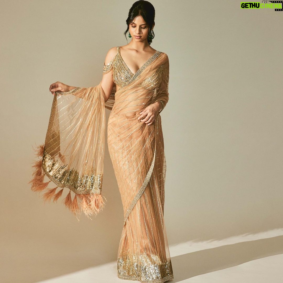 Suhana Khan - 0.9 Million Likes - Happy Diwali :))
@falgunishanepeacockindia